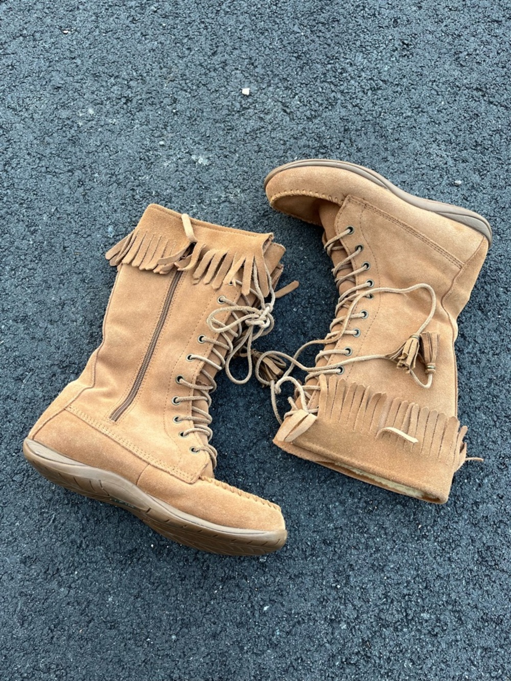 L.L. Bean Women’s Shearling-Lined Fringe Moccasin Boots‎ Size 7.5M